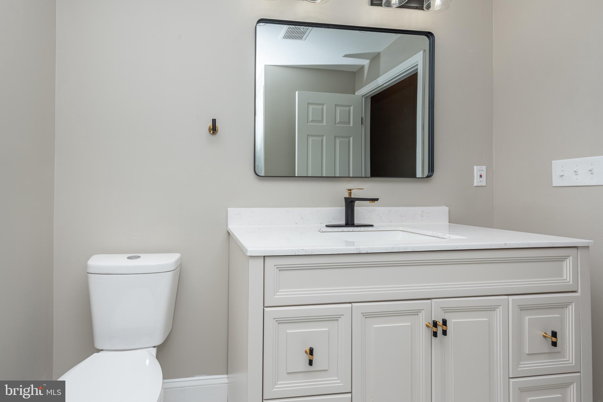 HOLLINS MARKET - Residential