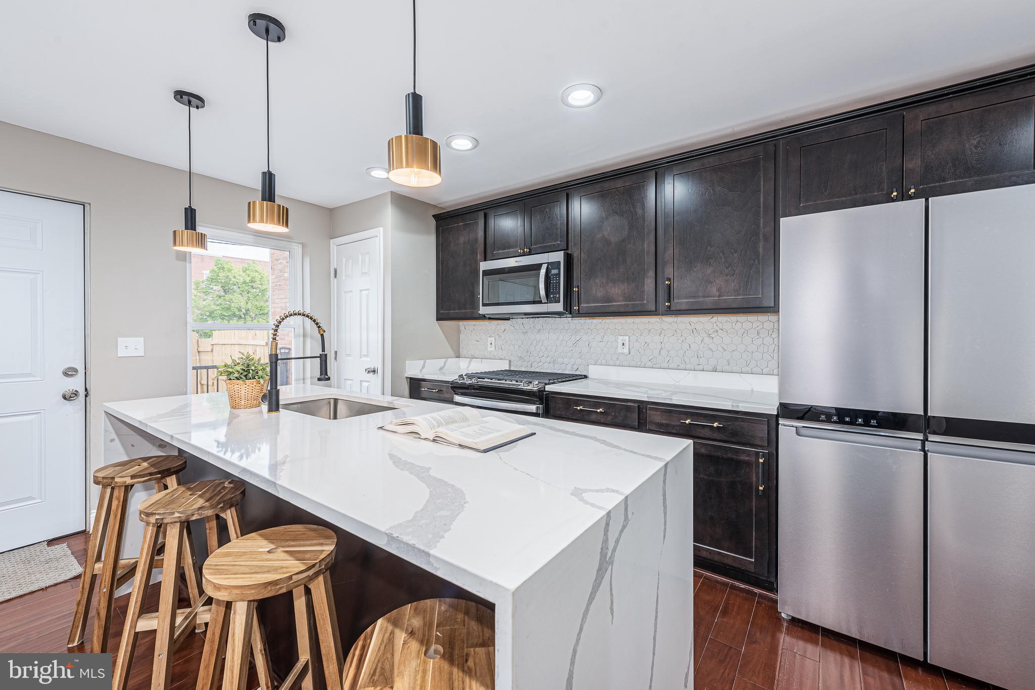 HOLLINS MARKET - Residential