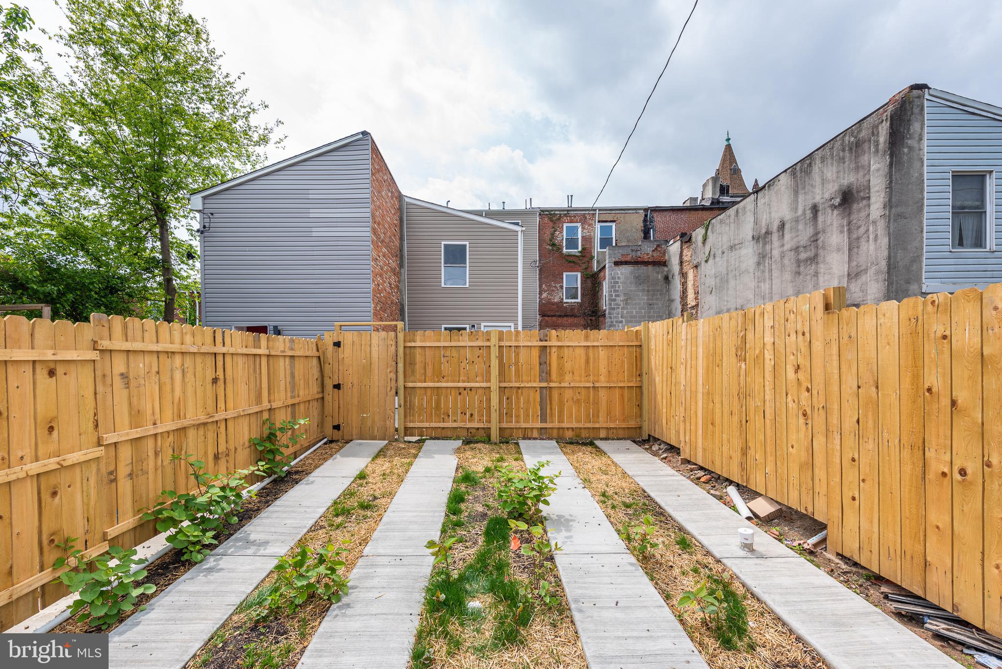 HOLLINS MARKET - Residential