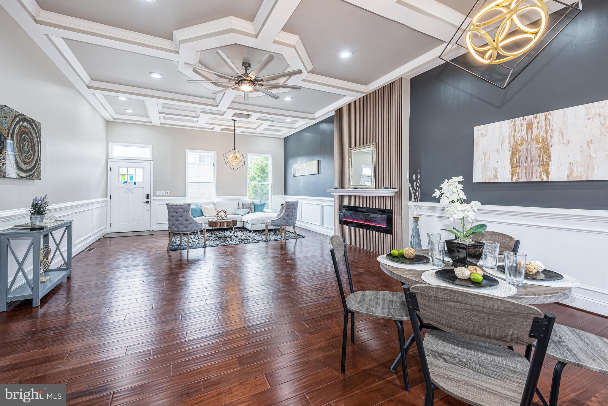 HOLLINS MARKET - Residential