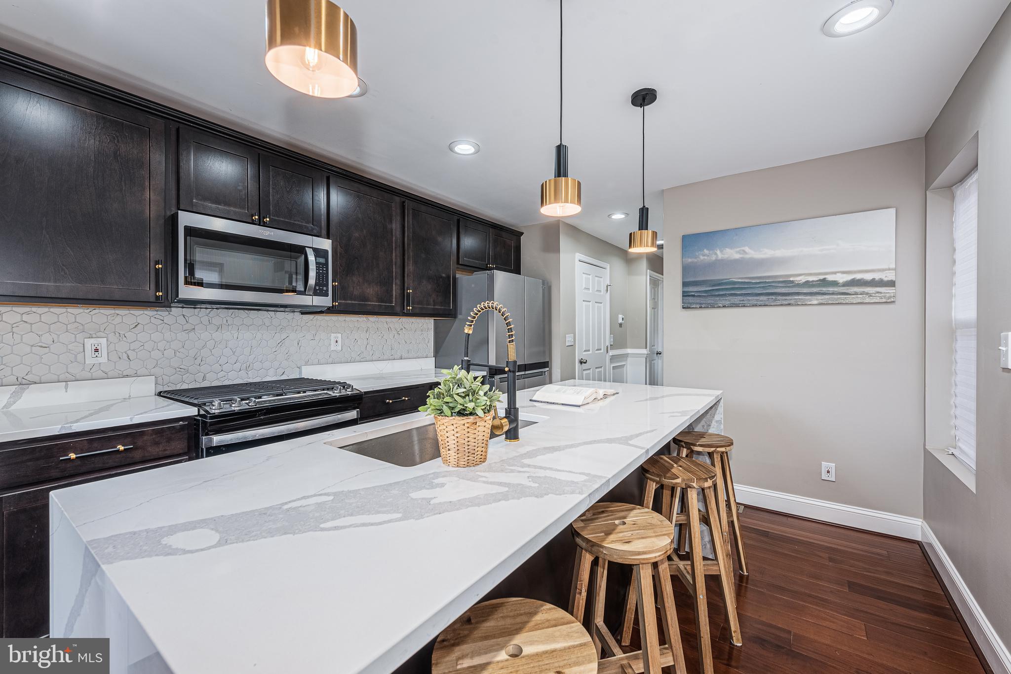 HOLLINS MARKET - Residential