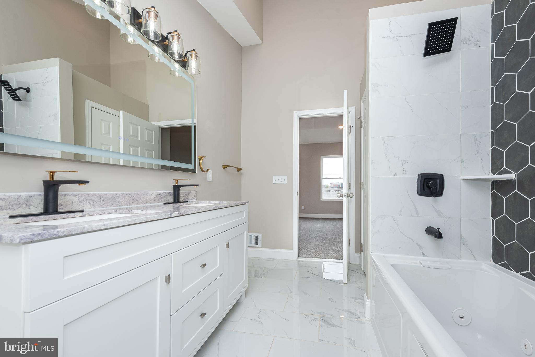 HOLLINS MARKET - Residential