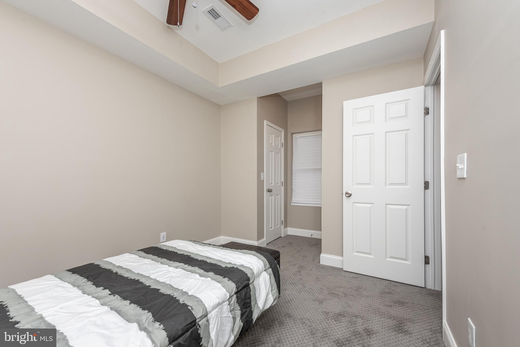 HOLLINS MARKET - Residential