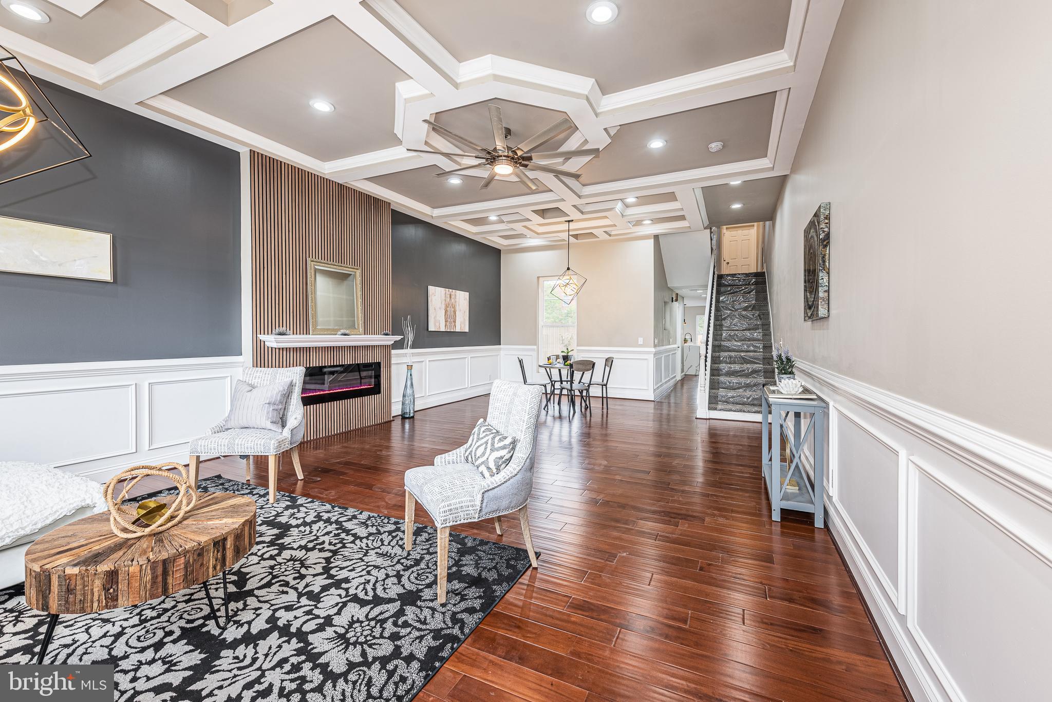 HOLLINS MARKET - Residential