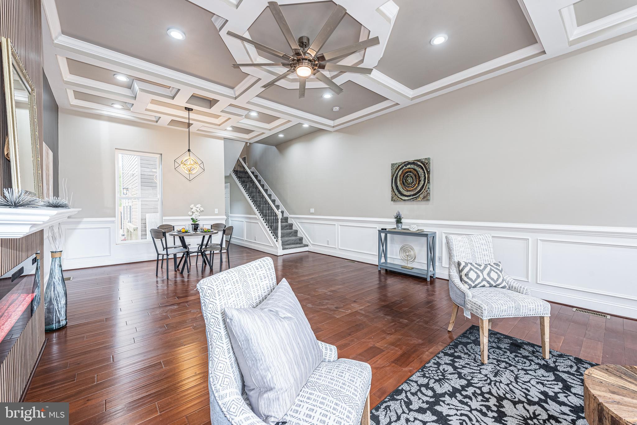 HOLLINS MARKET - Residential