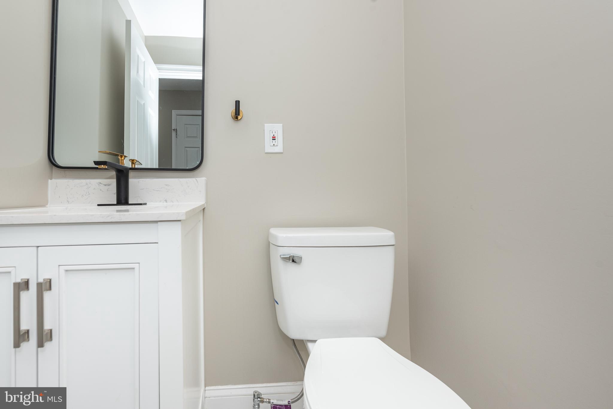 HOLLINS MARKET - Residential