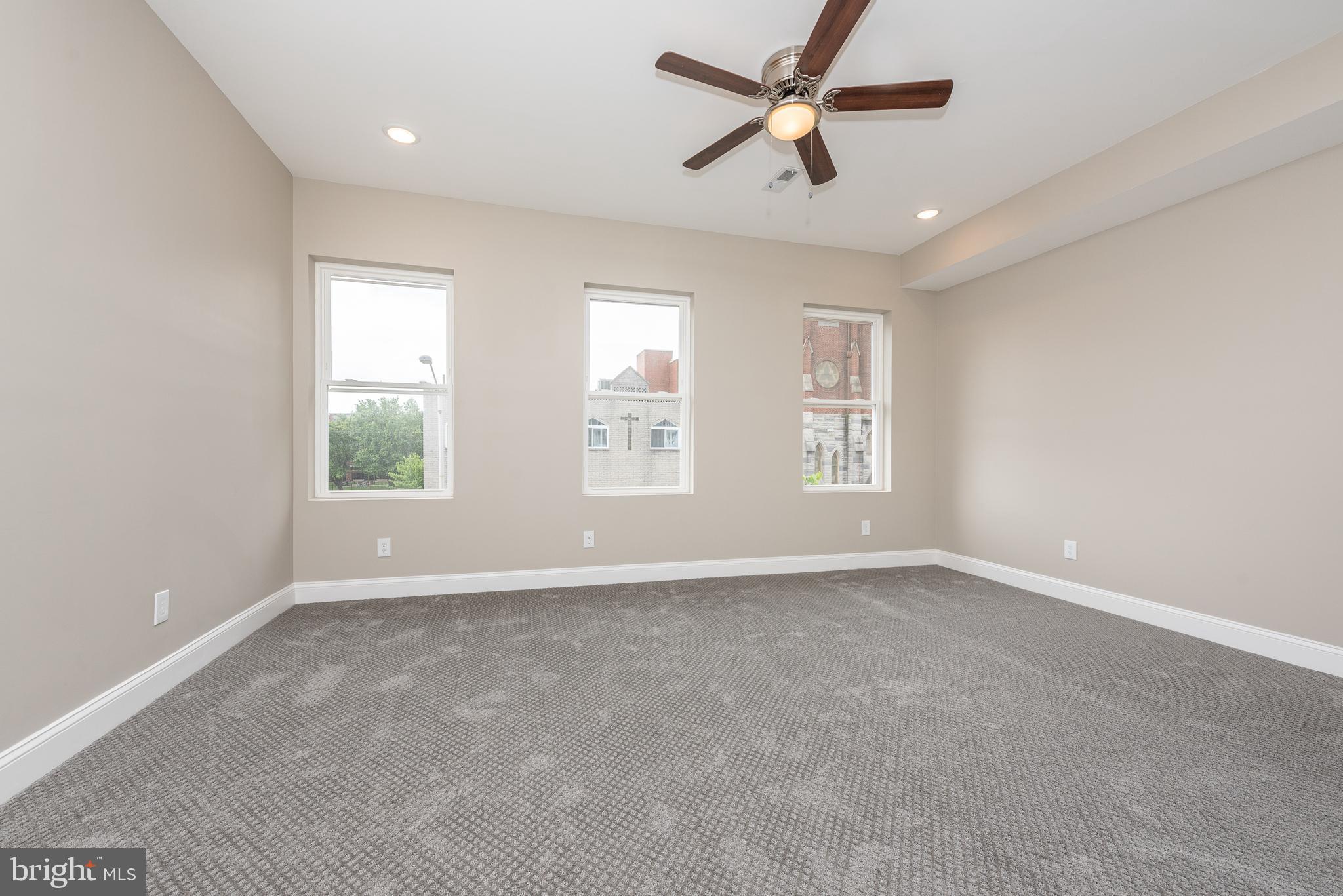 HOLLINS MARKET - Residential