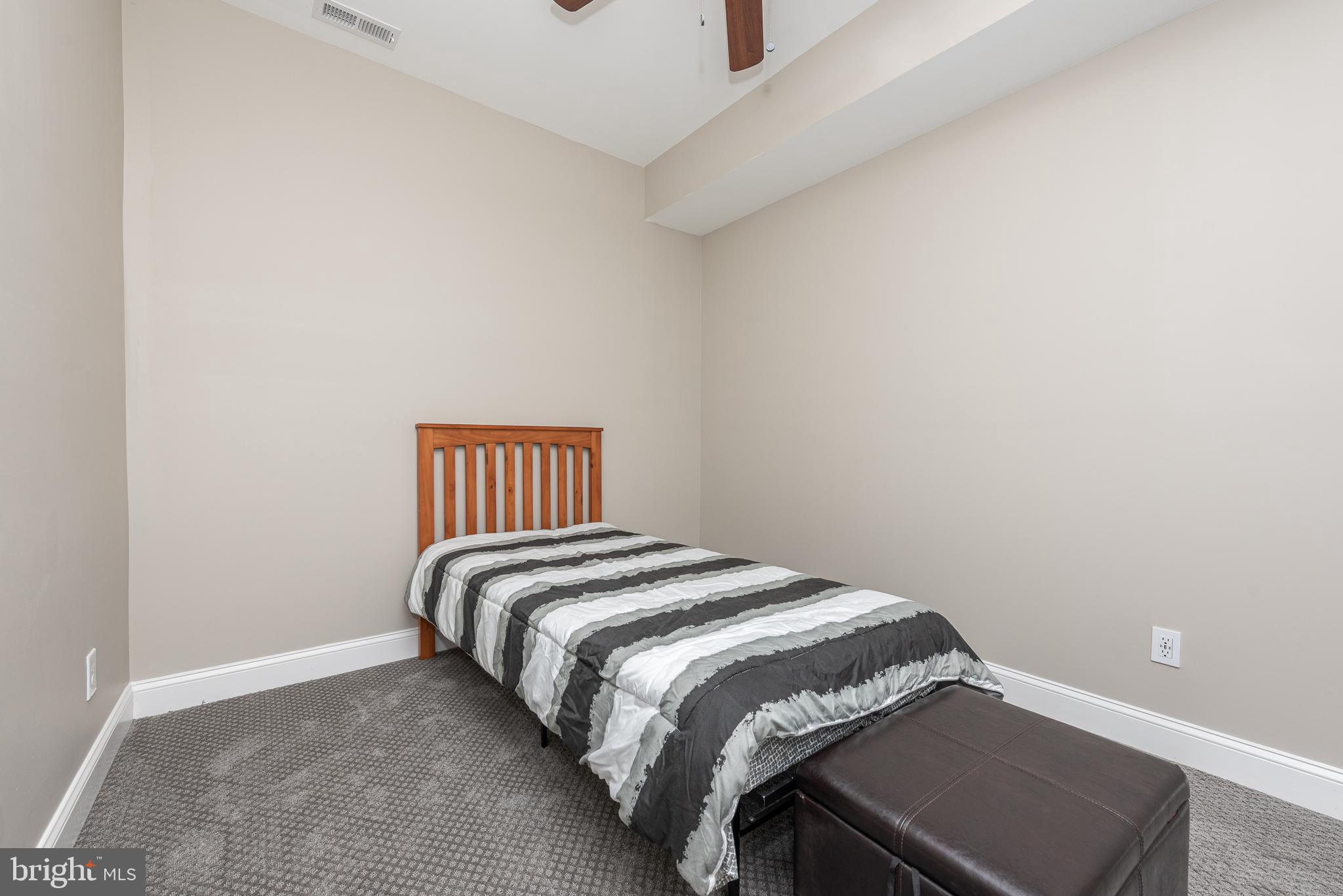 HOLLINS MARKET - Residential