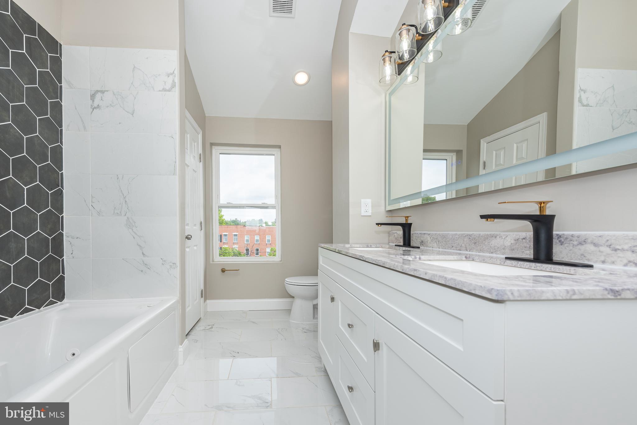 HOLLINS MARKET - Residential