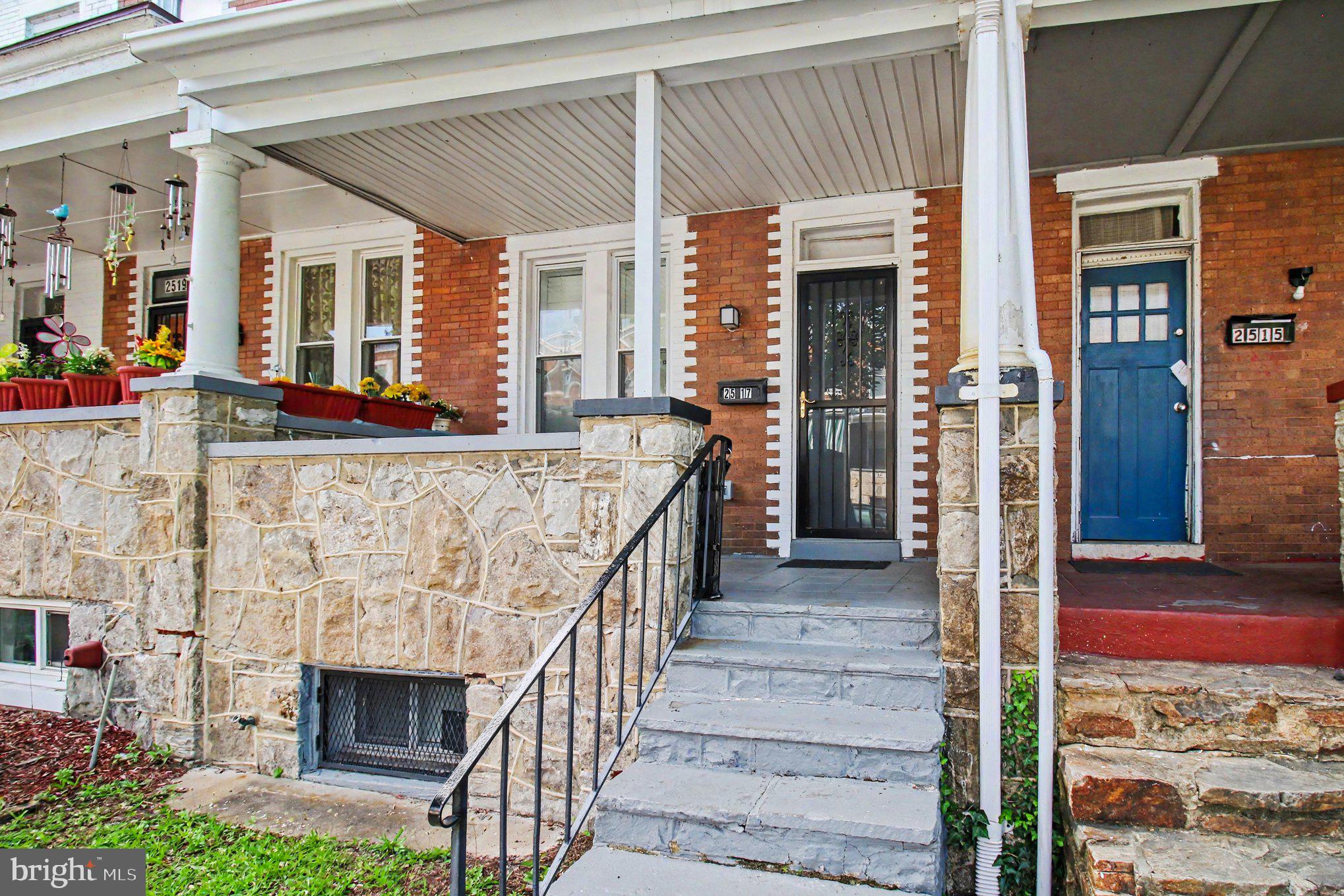 2517 ROBB STREET