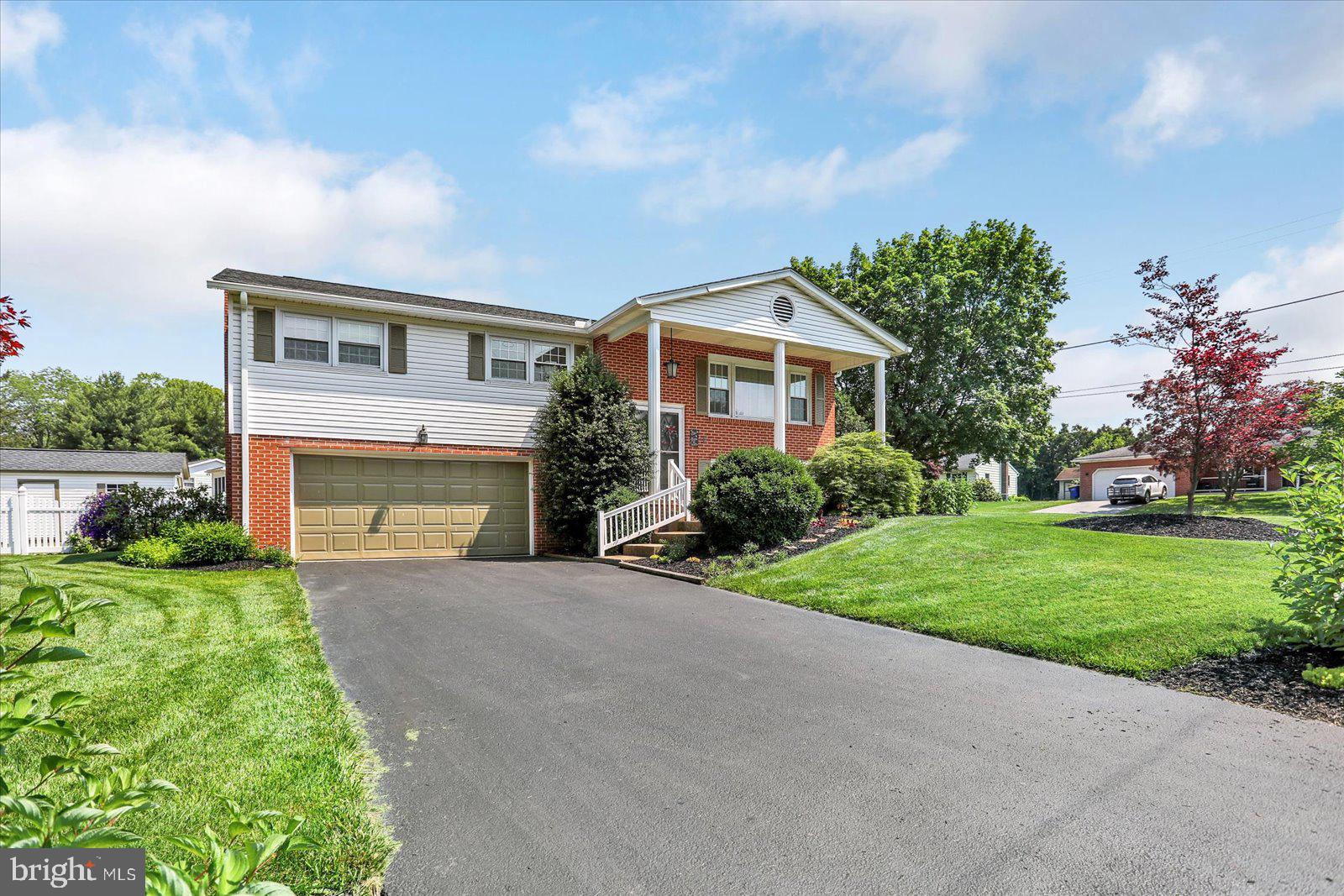 2134 HUNTINGTON ROAD
