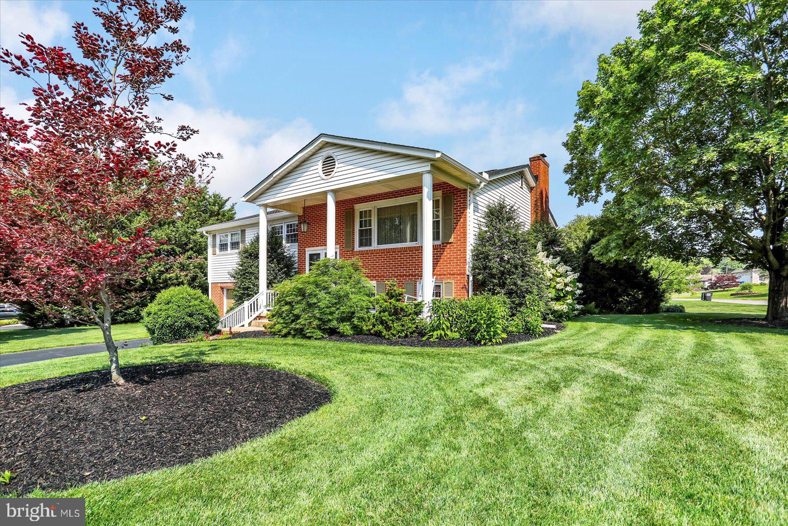 2134 HUNTINGTON ROAD