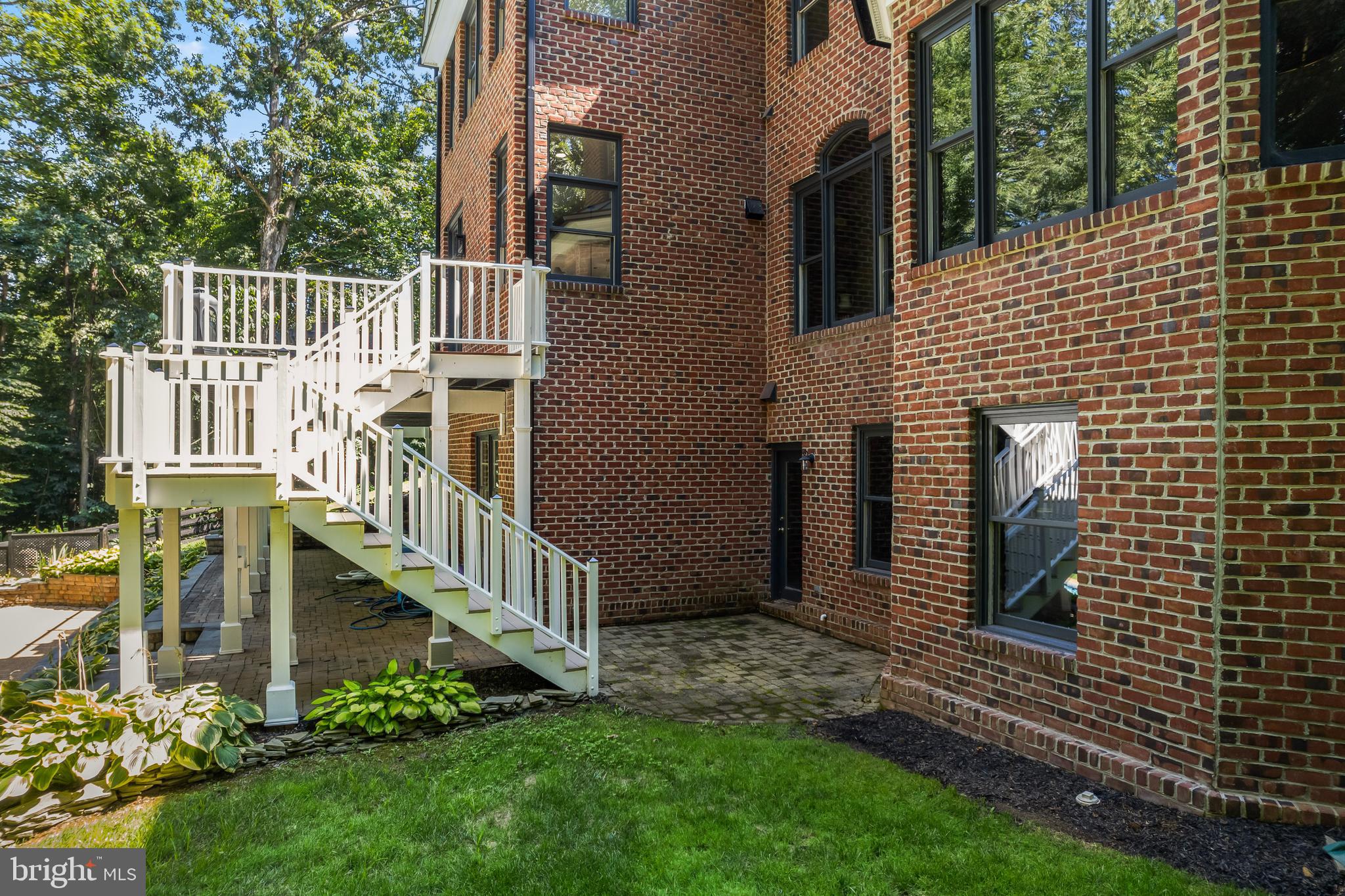 BEACON HILL - Residential