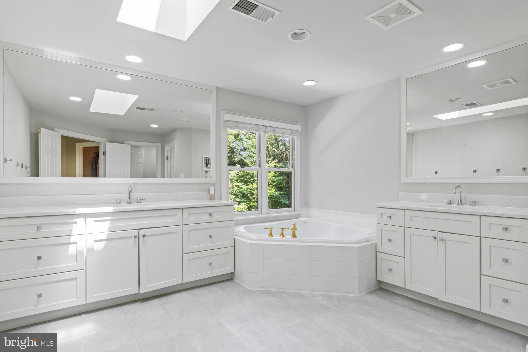 BEACON HILL - Residential