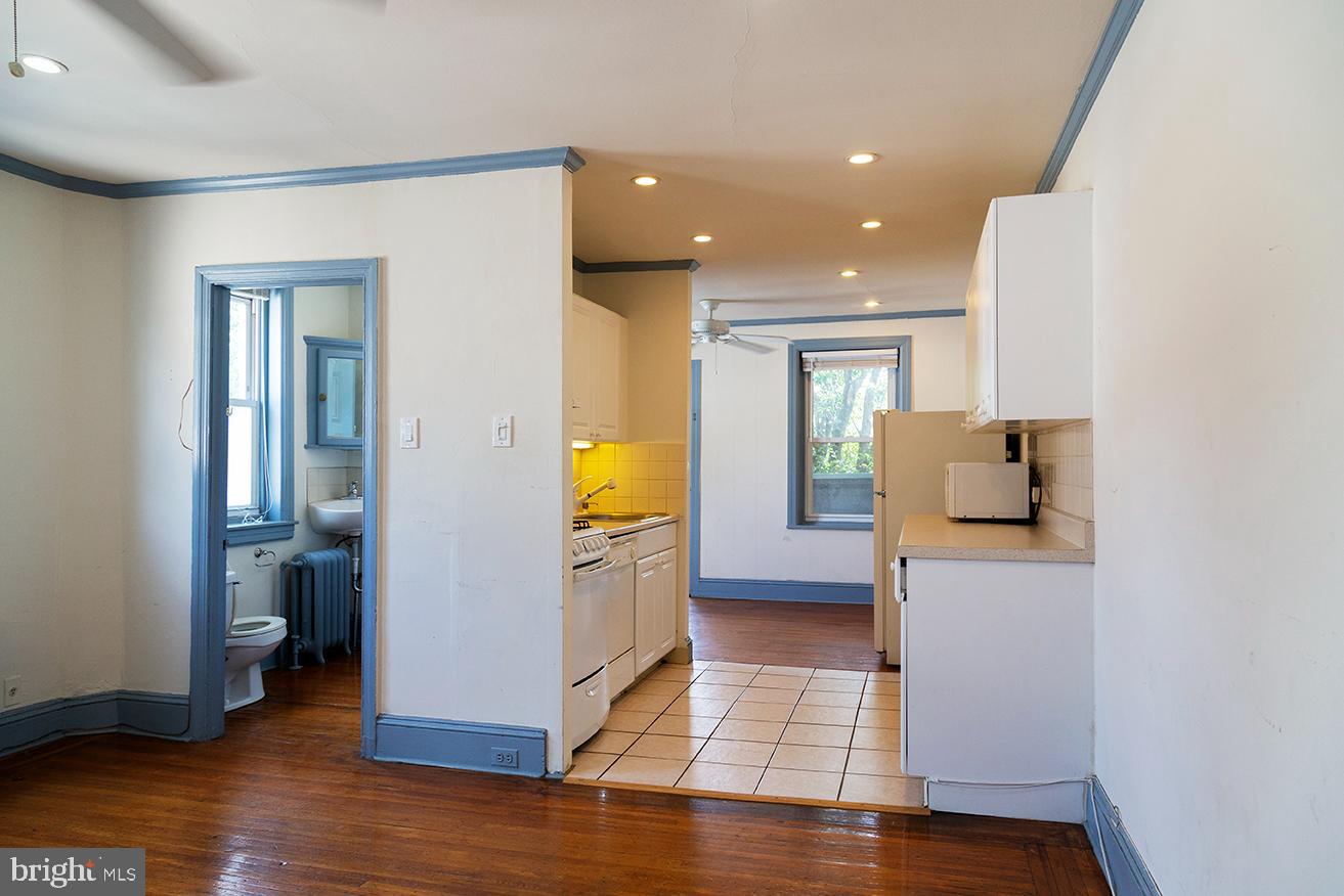 UNIVERSITY CITY - Residential Lease