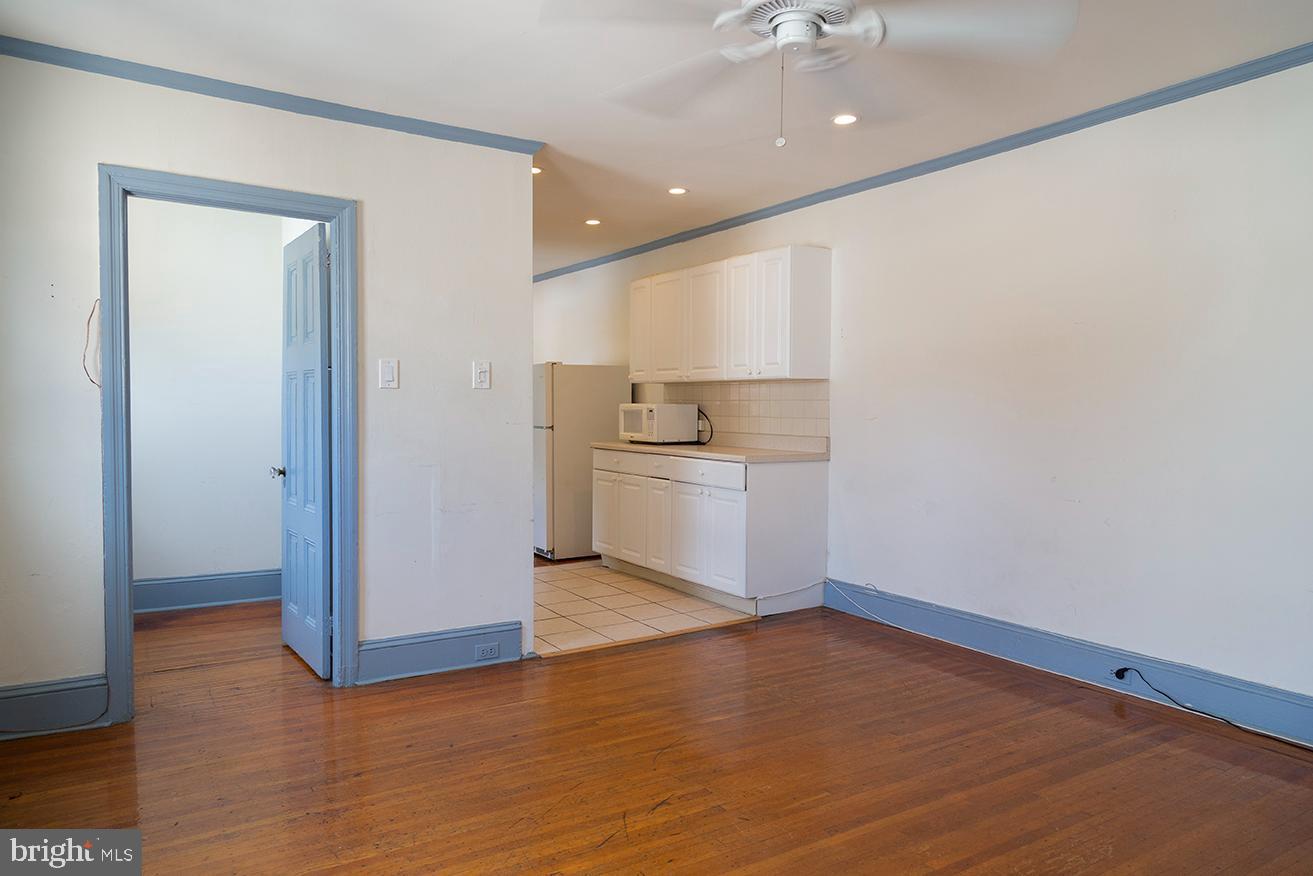 UNIVERSITY CITY - Residential Lease