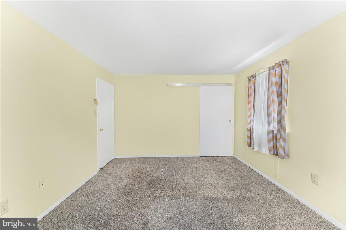 CROFTON COURT COND - Residential