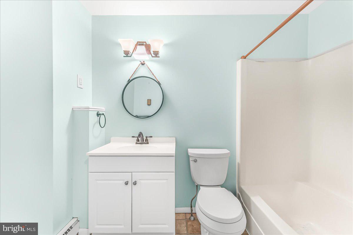 CROFTON COURT COND - Residential