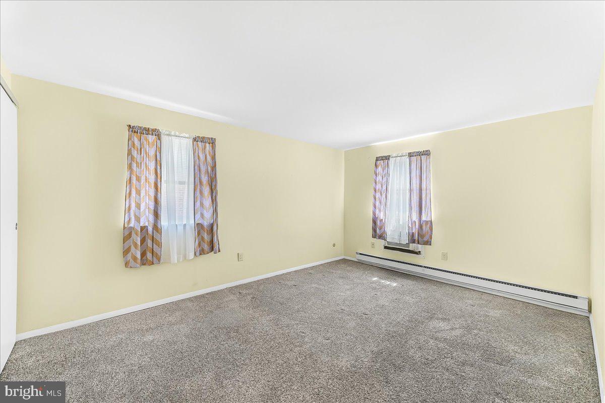 CROFTON COURT COND - Residential