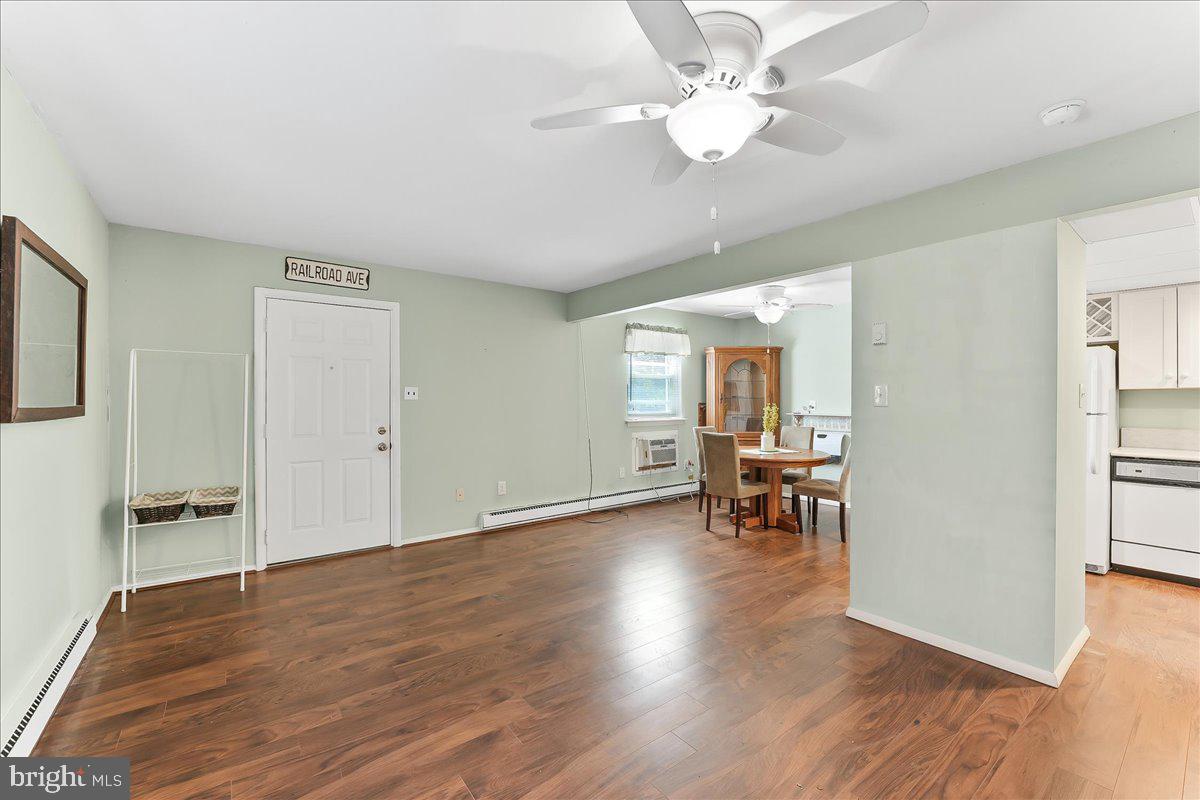 CROFTON COURT COND - Residential