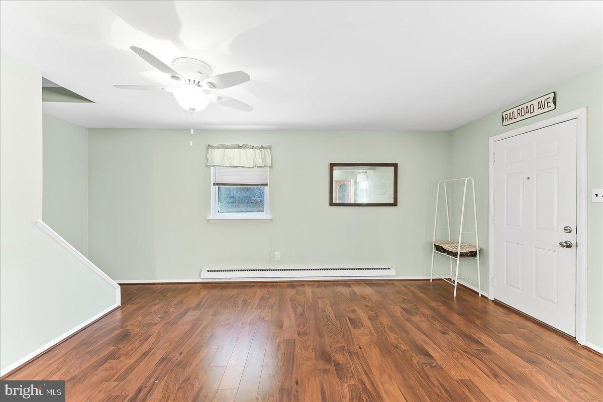 CROFTON COURT COND - Residential