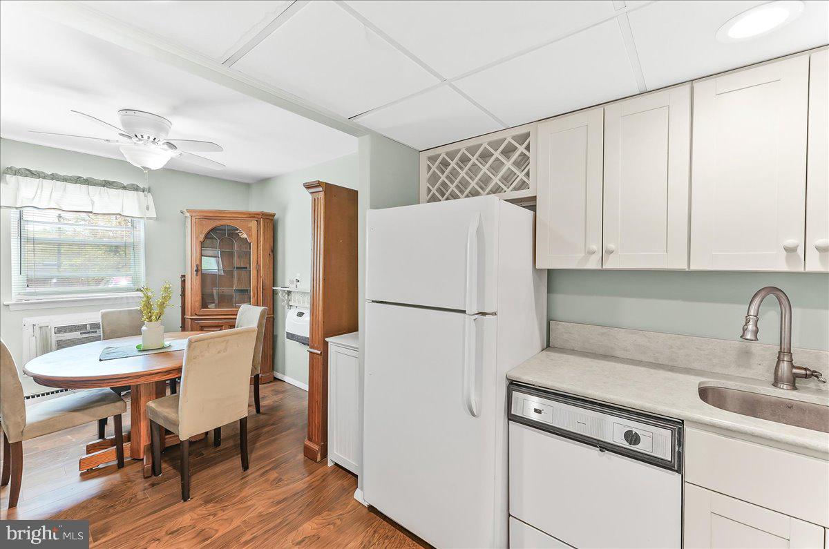 CROFTON COURT COND - Residential