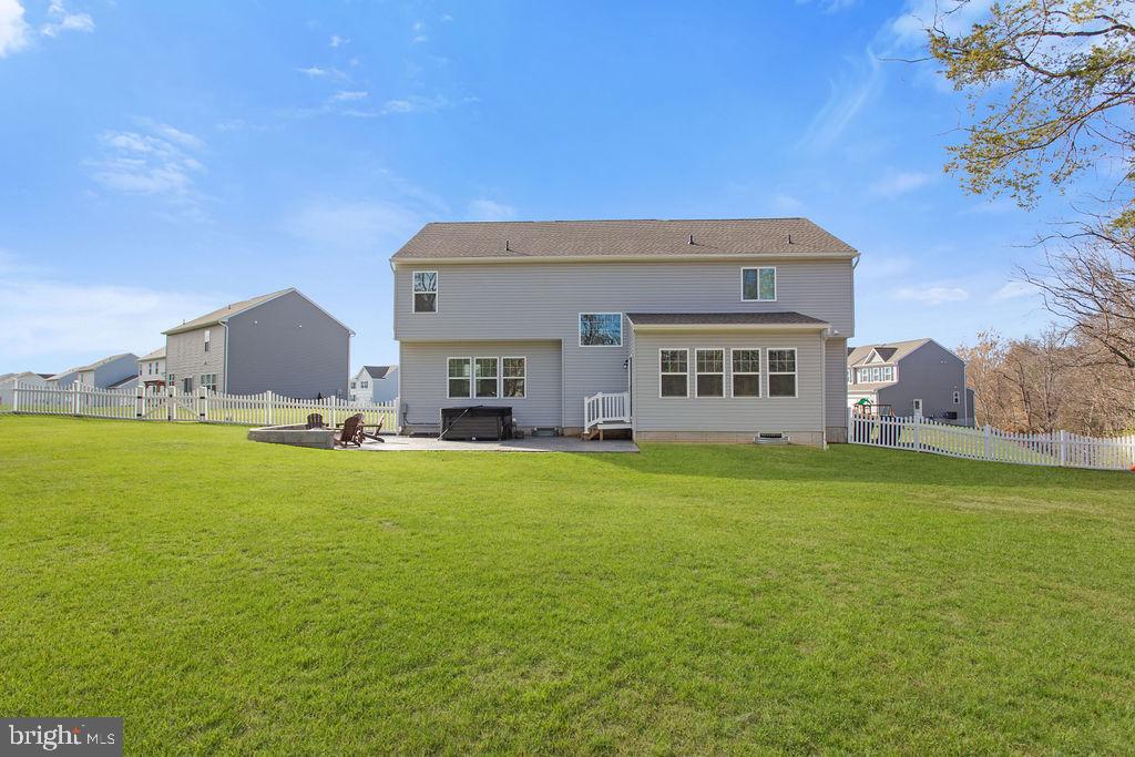 460 PARADISE VIEW DRIVE