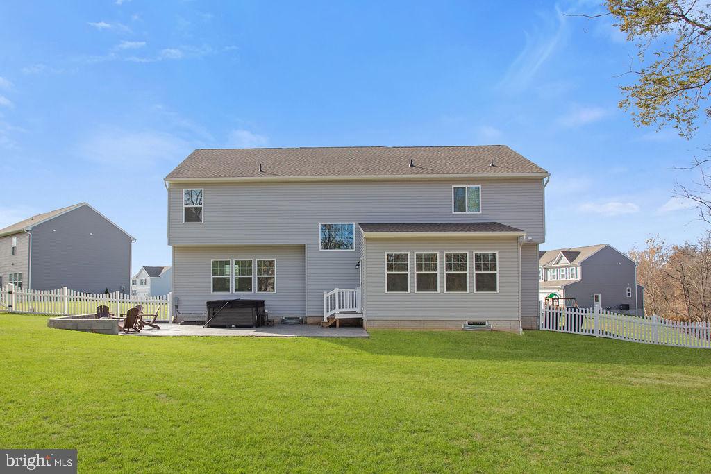 460 PARADISE VIEW DRIVE