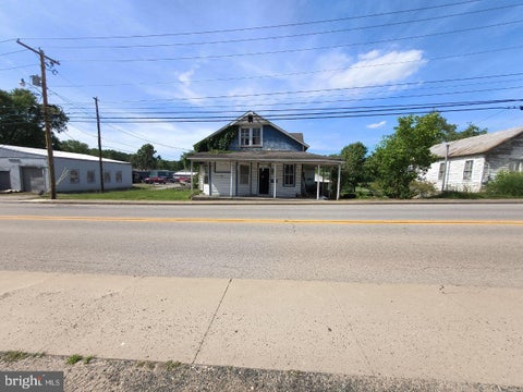 Homes For Sale - 216 Juliana St St<br/> Wirt County, ELIZABETH, WV 26143
