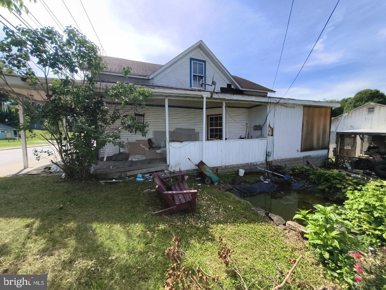 216 JULIANA ST