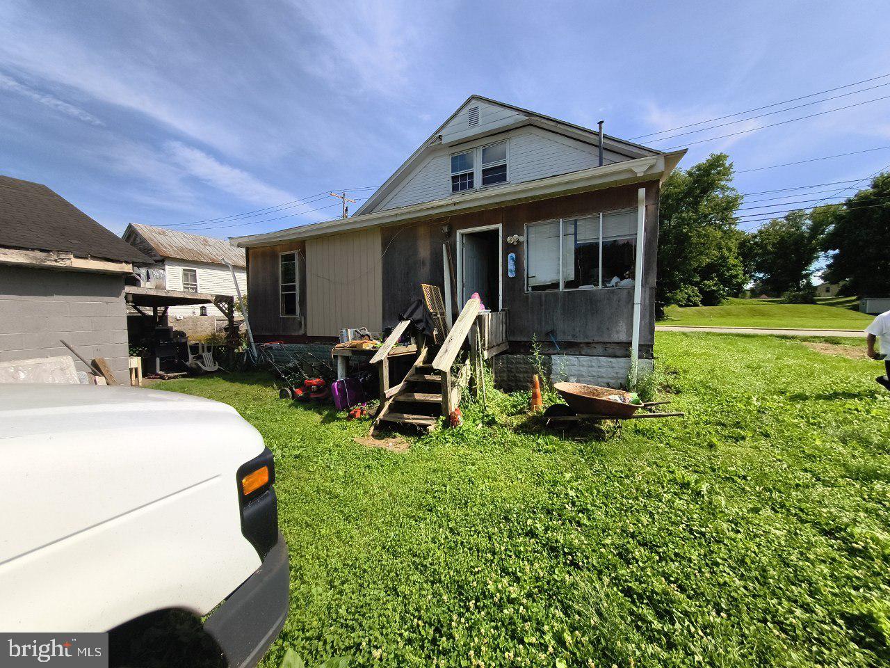 216 JULIANA ST