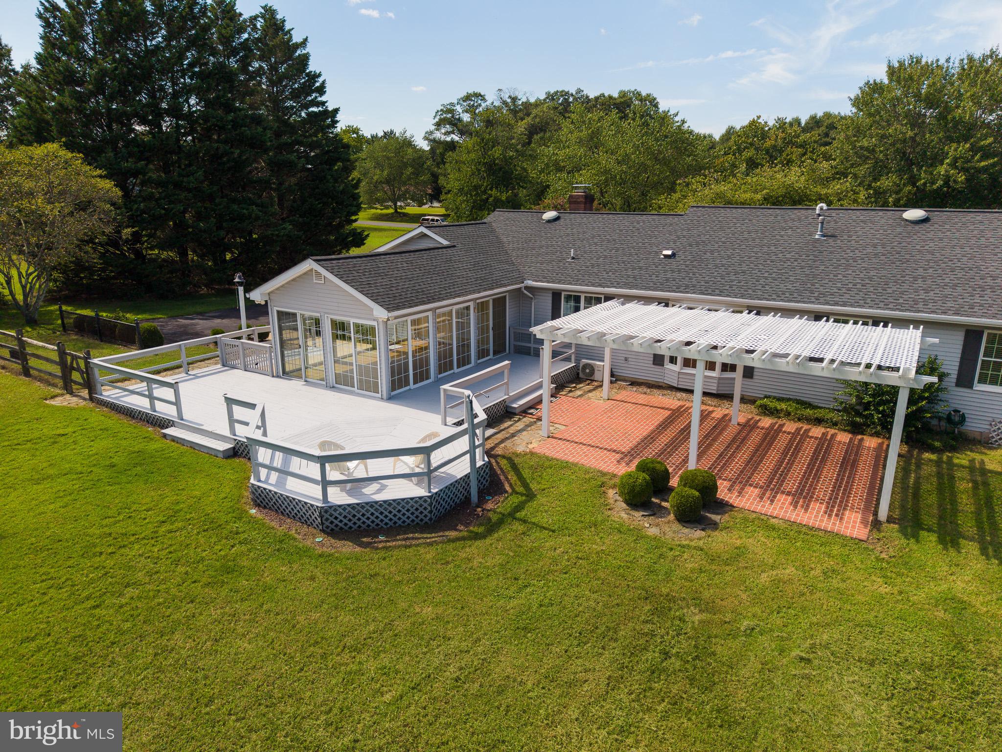 226 LAKESIDE DRIVE