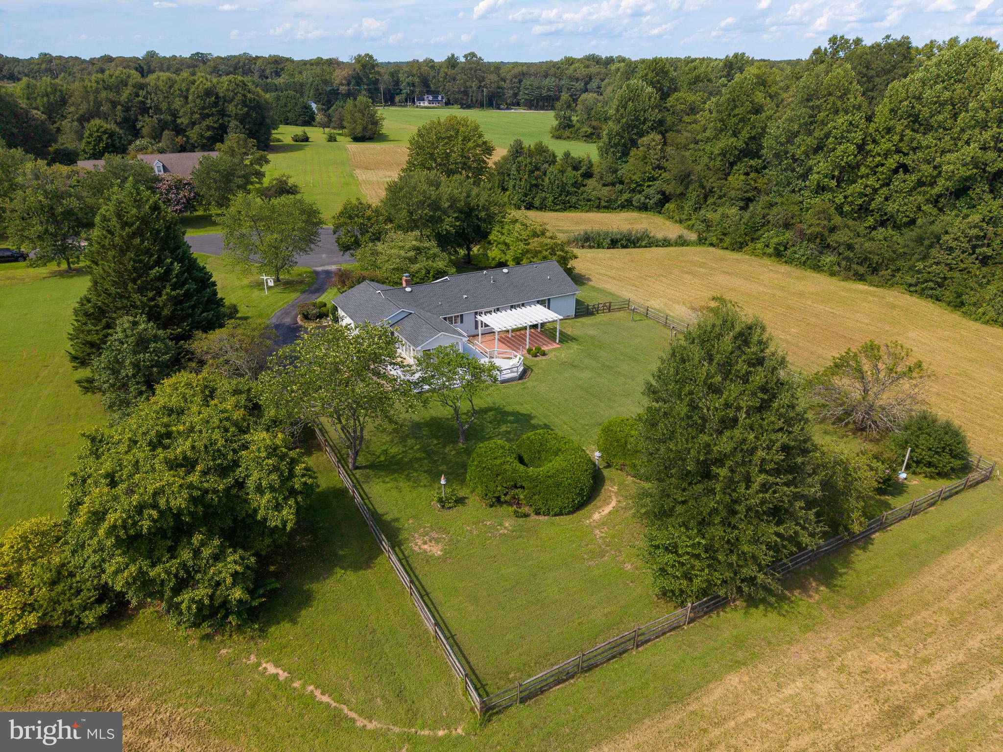 226 LAKESIDE DRIVE
