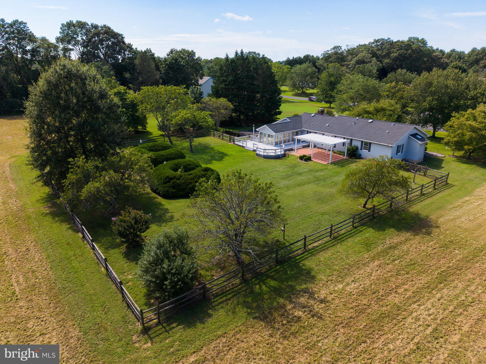 226 LAKESIDE DRIVE