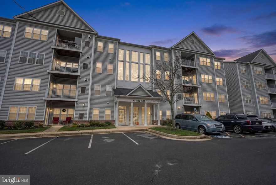 Welcome to Hopewell Pointe—where everyday living feels like a getaway. This beautiful 2-bedroom, 2-bath condo features an updated kitchen, spacious layout, fireplace and soaring 9-foot ceilings that create an open, airy feel throughout. Enjoy low-maintenance living with access to exceptional community amenities including a pool, marina, fishing pier, and scenic walking paths. Whether you're relaxing at home or taking in the waterfront lifestyle, this is the perfect place to live like you're on vacation every day.