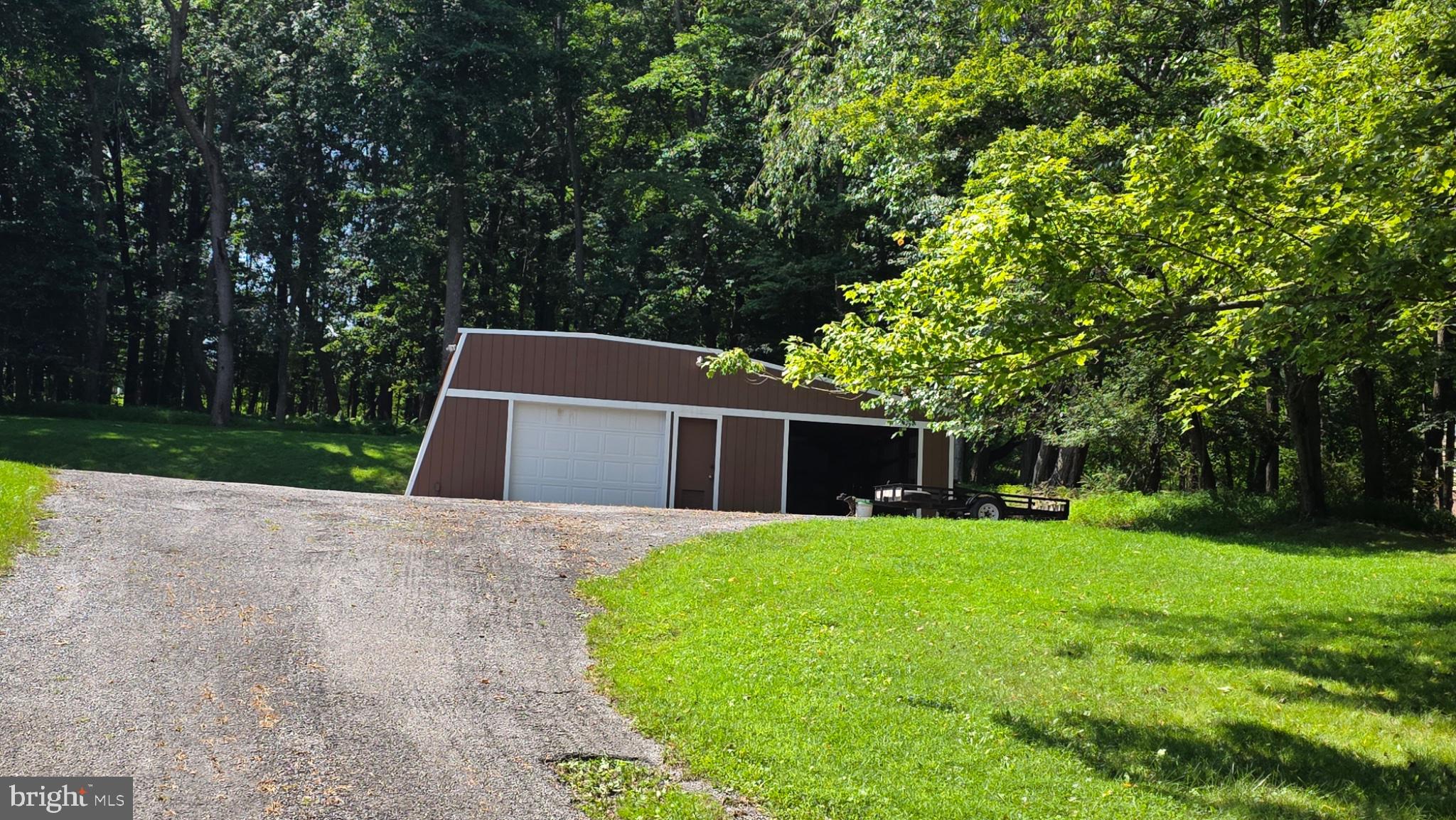 8952 WALNUT LANE