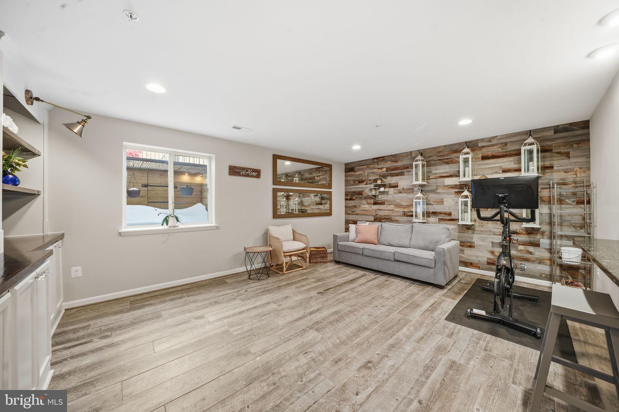 WORMANS MILL - Residential