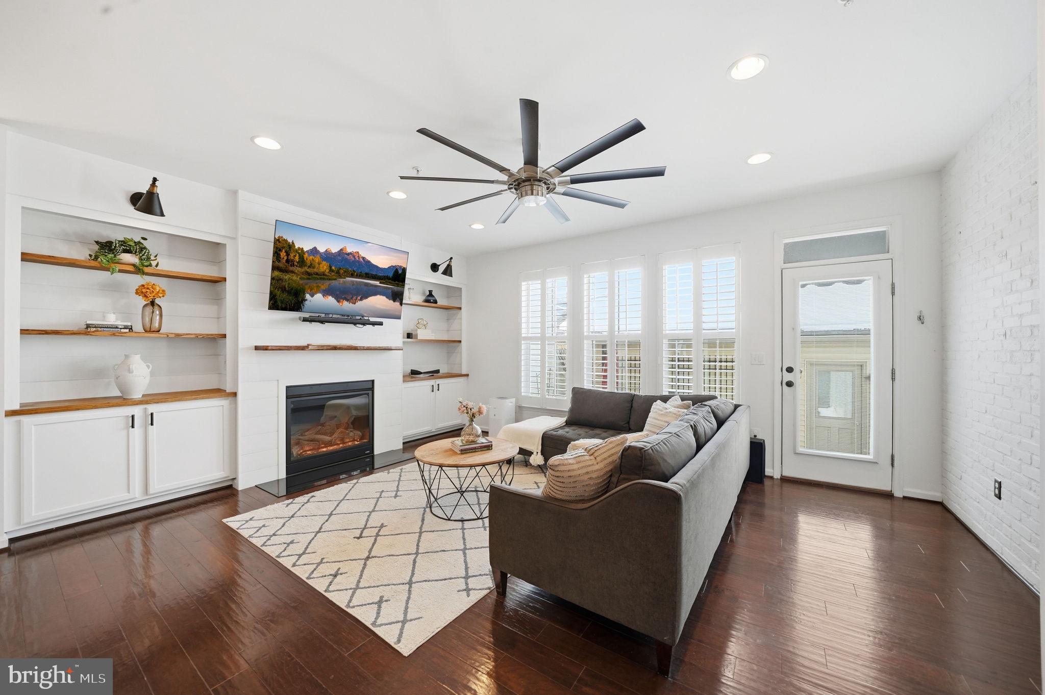 WORMANS MILL - Residential