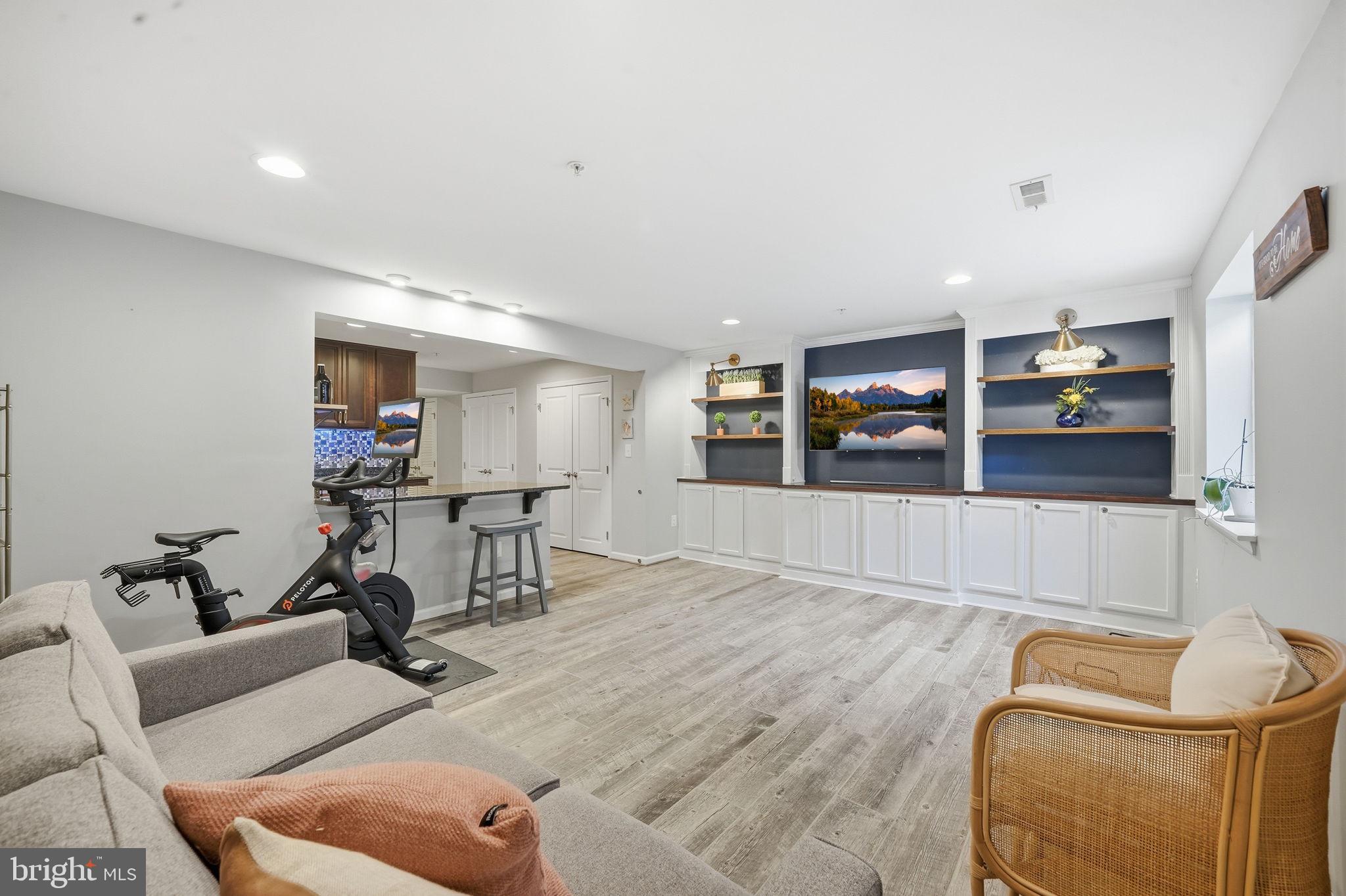 WORMANS MILL - Residential