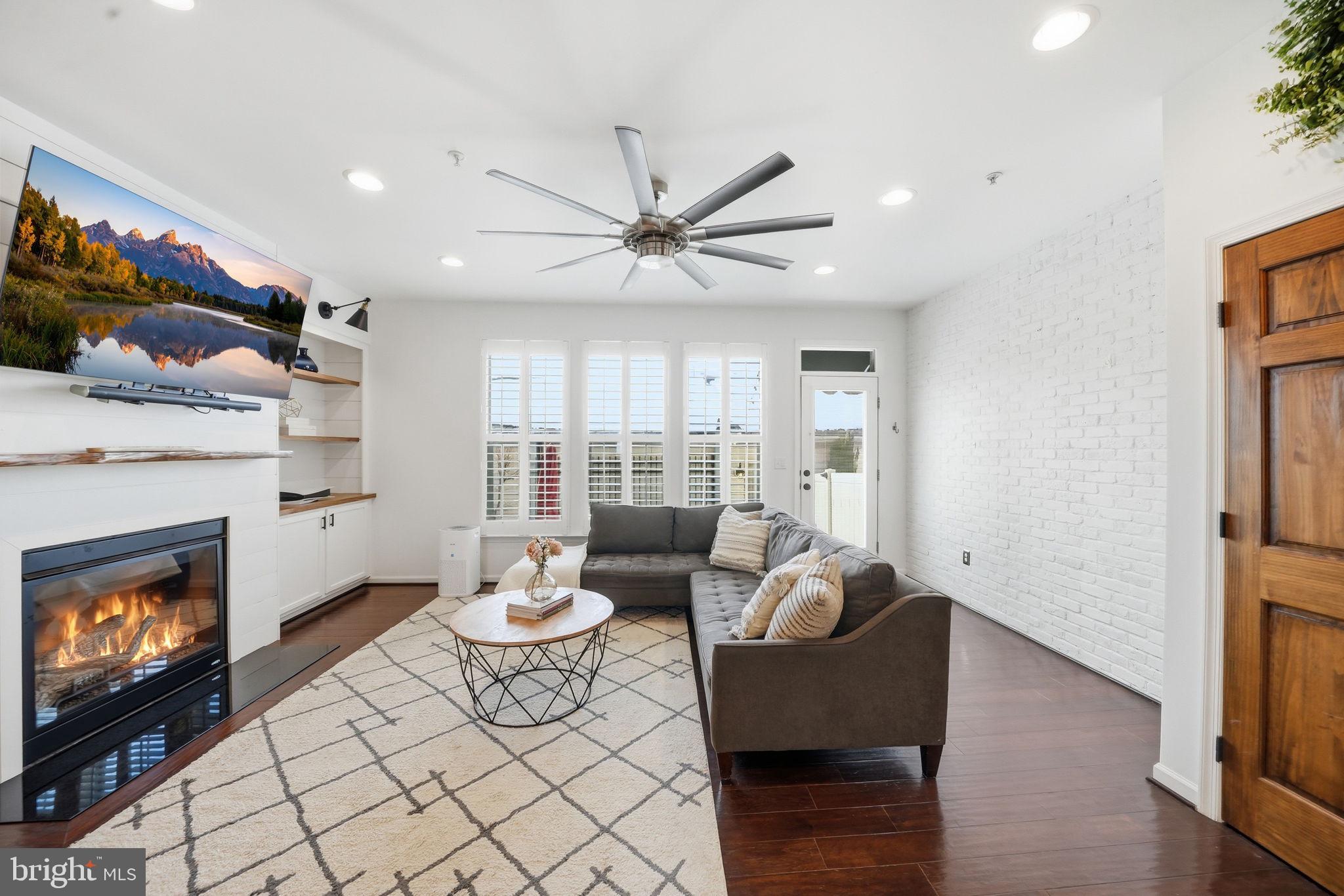 WORMANS MILL - Residential