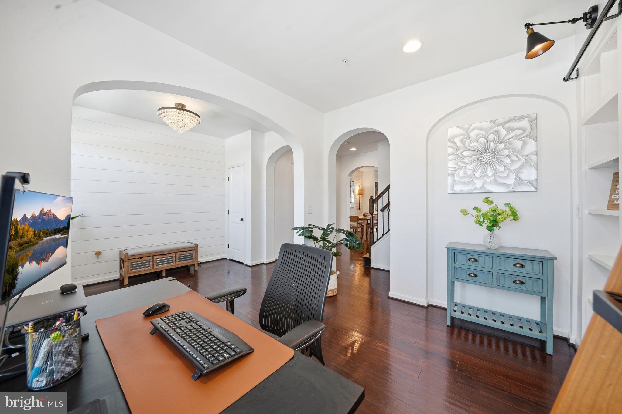 WORMANS MILL - Residential