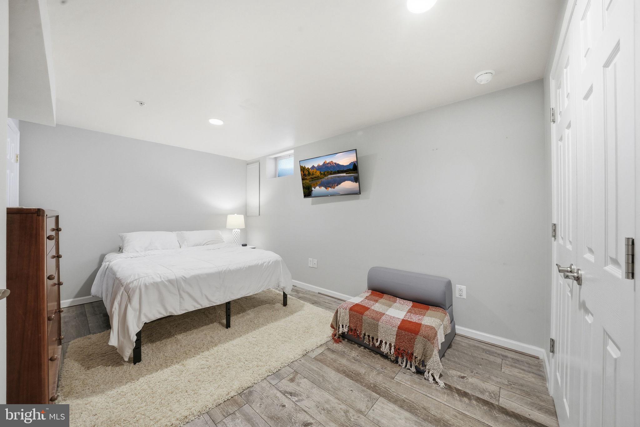 WORMANS MILL - Residential