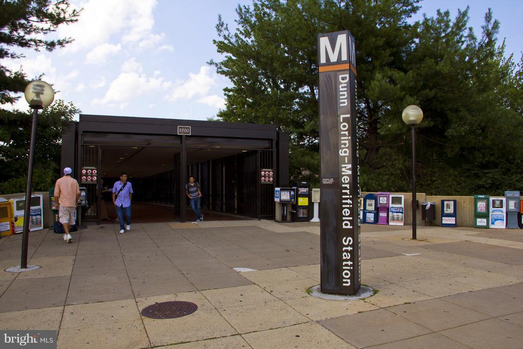 DUNN LORING METRO APARTMENTS - Residential Lease