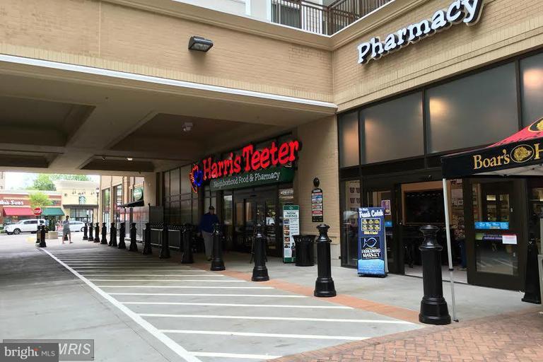 DUNN LORING METRO APARTMENTS - Residential Lease