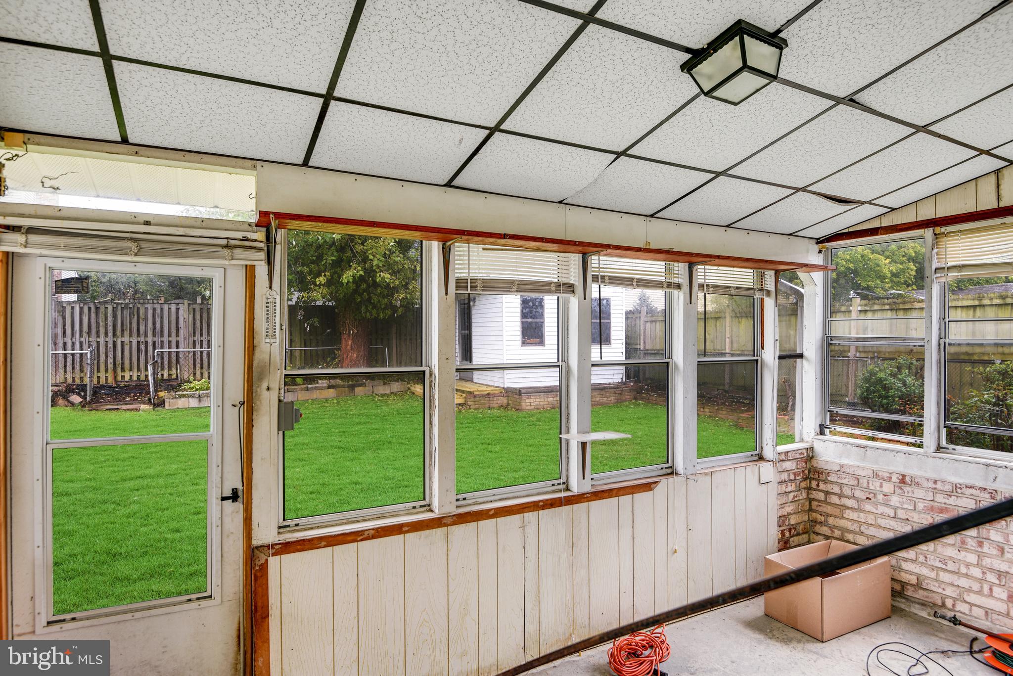 HAMMONDS FERRY - Residential