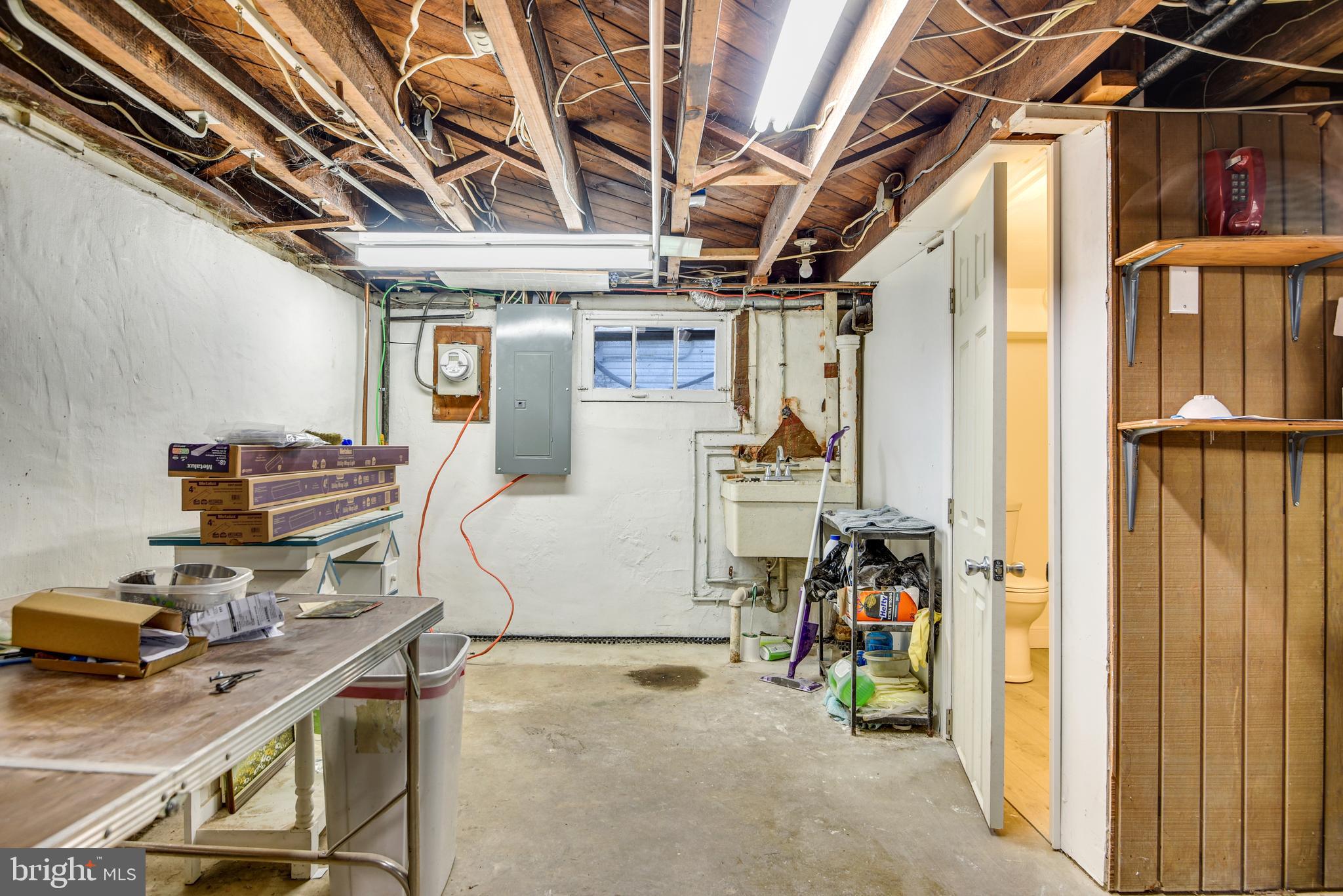 HAMMONDS FERRY - Residential