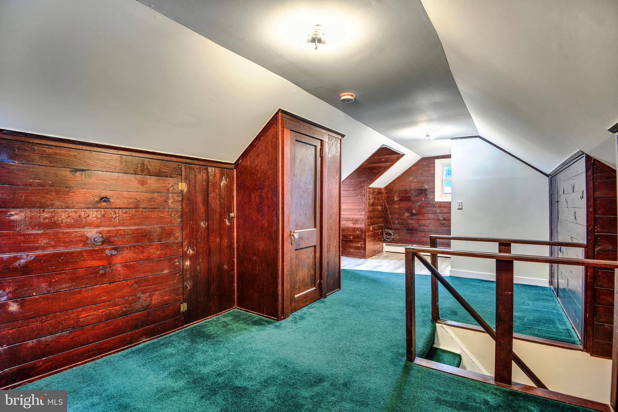 HAMMONDS FERRY - Residential