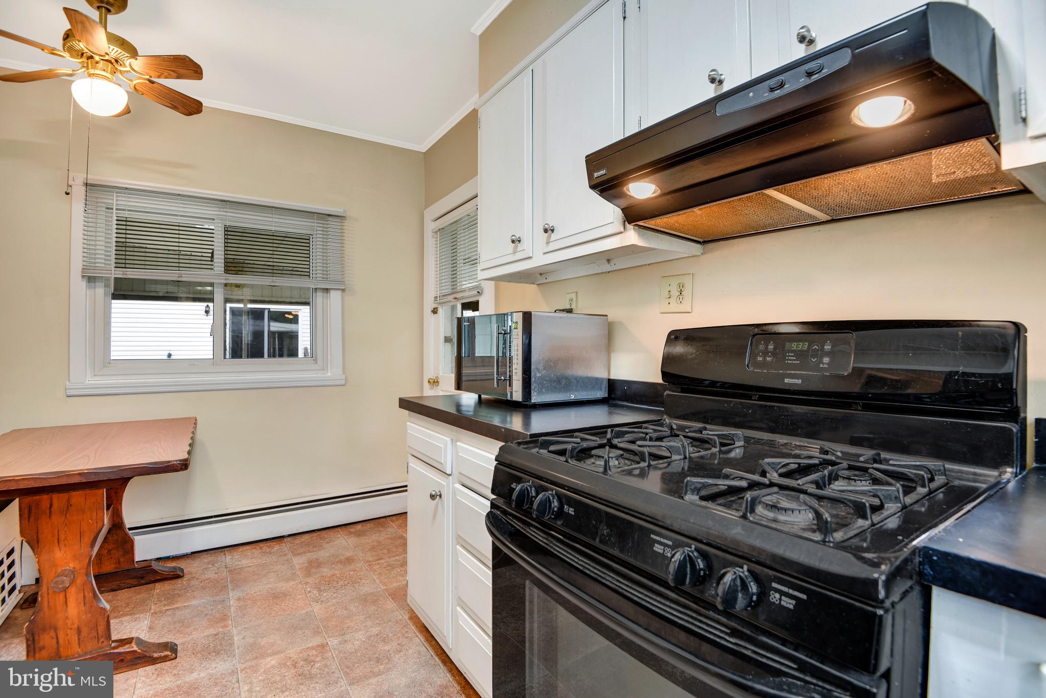 HAMMONDS FERRY - Residential