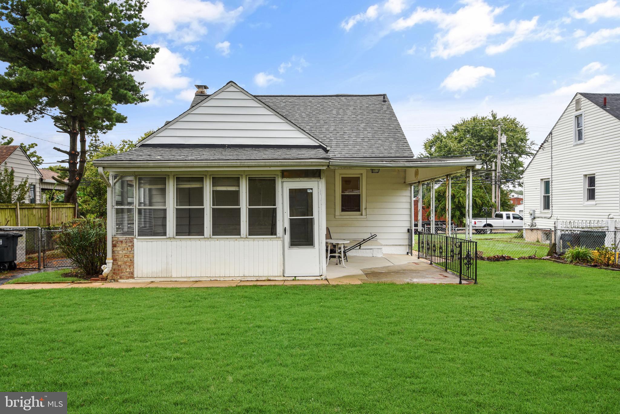 HAMMONDS FERRY - Residential