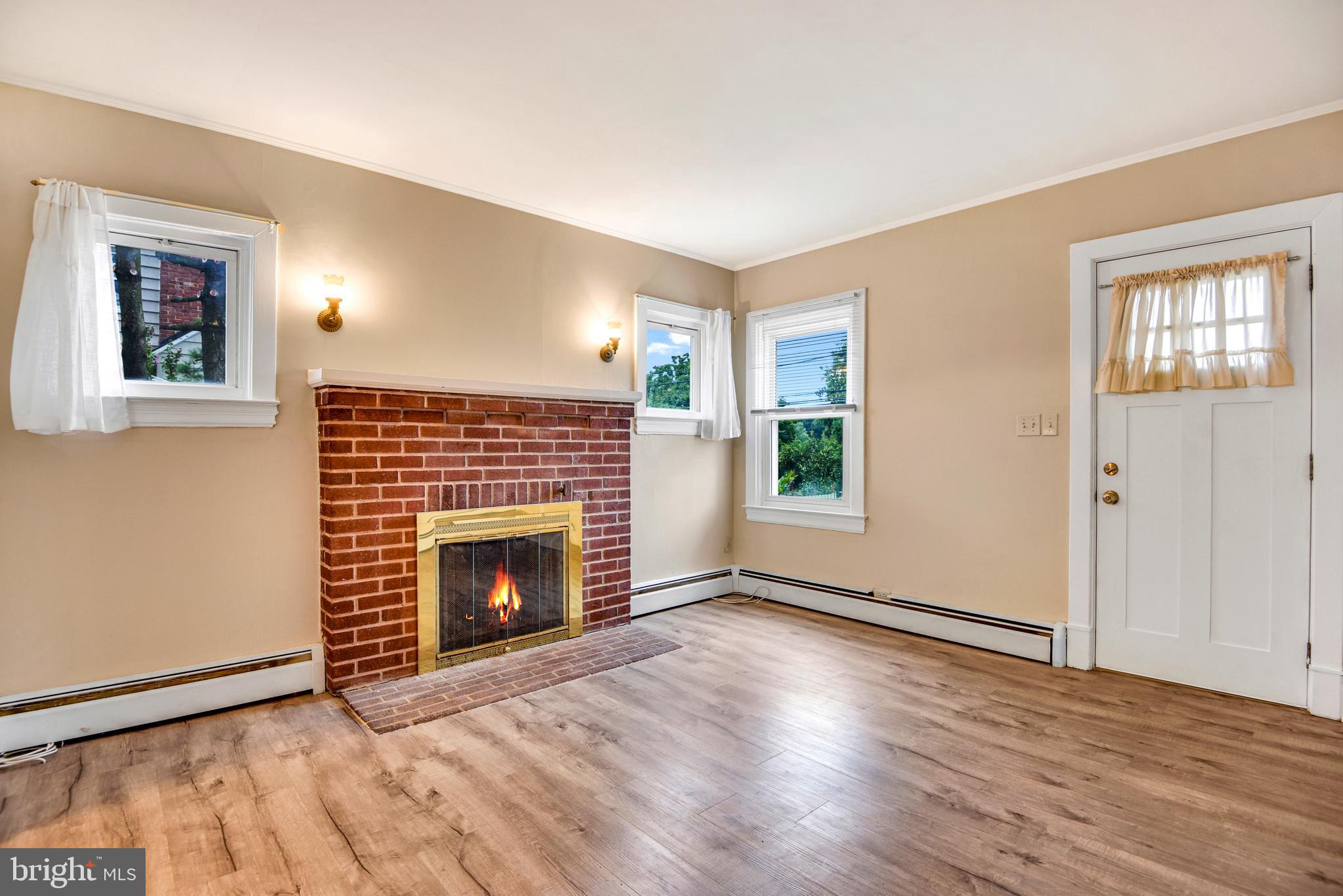 HAMMONDS FERRY - Residential